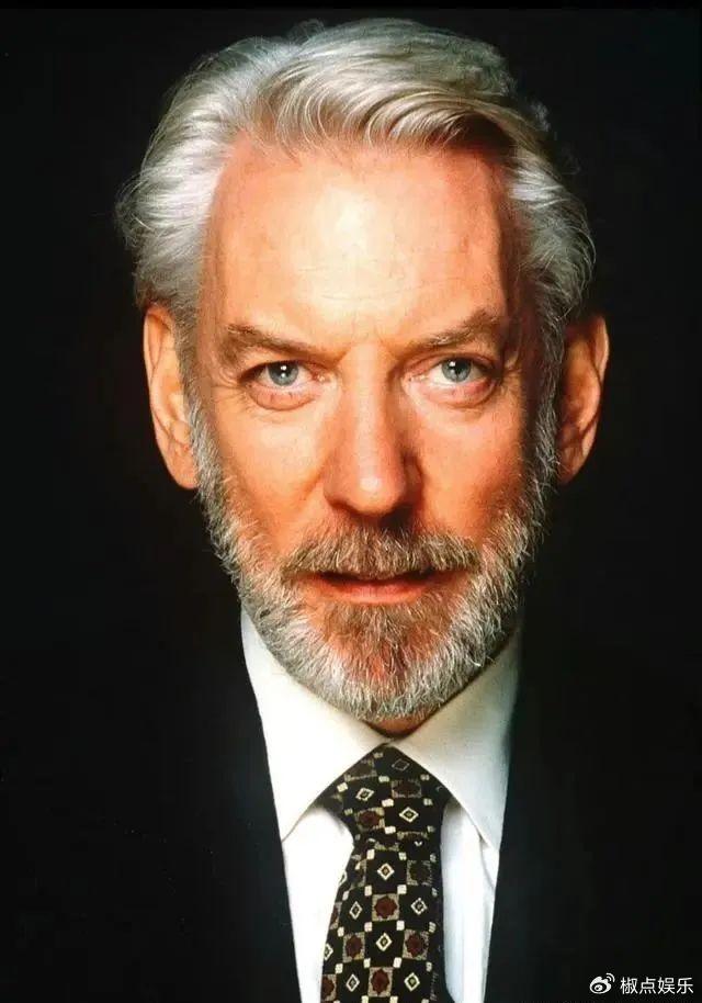 奥斯卡大腕萨瑟兰去世，曾出演《白求恩》，享年88岁，最后露面照公开