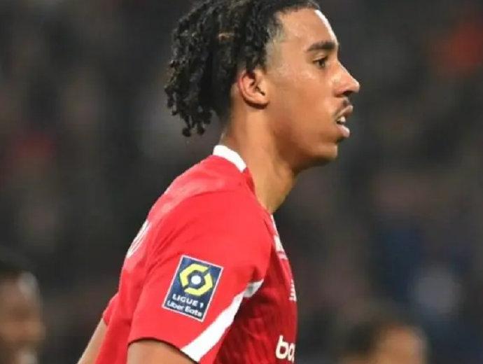 马卡：皇马态度明确，没有买中卫的紧迫需求，队内有人用